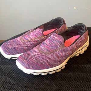 Sketchers Slip On Women’s VStride Walking Shoes. Goga Mat Tech Purple Size 8.